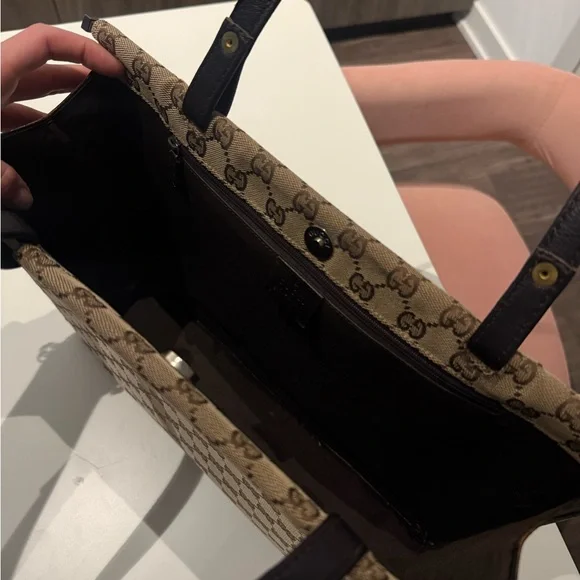 Authentic Gucci Bag - perfect for work - Picture 2 of 8